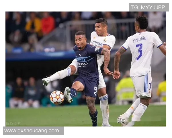 从关键失误角度解析足球联赛球队比赛走势与胜负影响 从关键失误角度解析足球联赛球队比赛走势与胜负影响