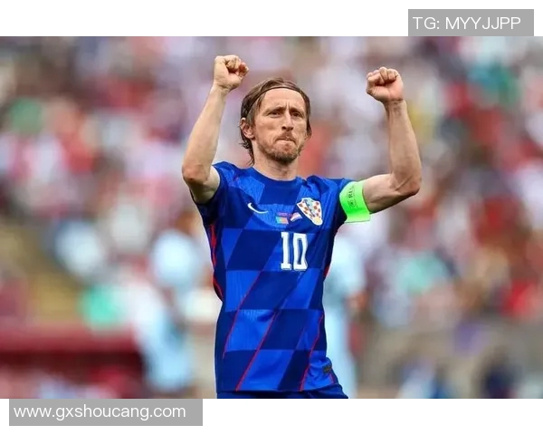 昔日恩怨再现！莫德里奇与老队友狭路相逢